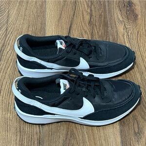 Nike Men's WAFFLE DEBUT Black - White Casual Shoes Size 13 New